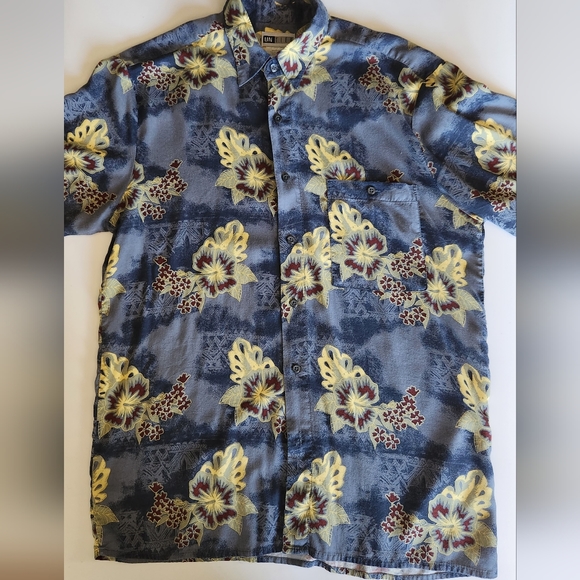 UnTied Men's Rayon Medium Button Down - Picture 3 of 10